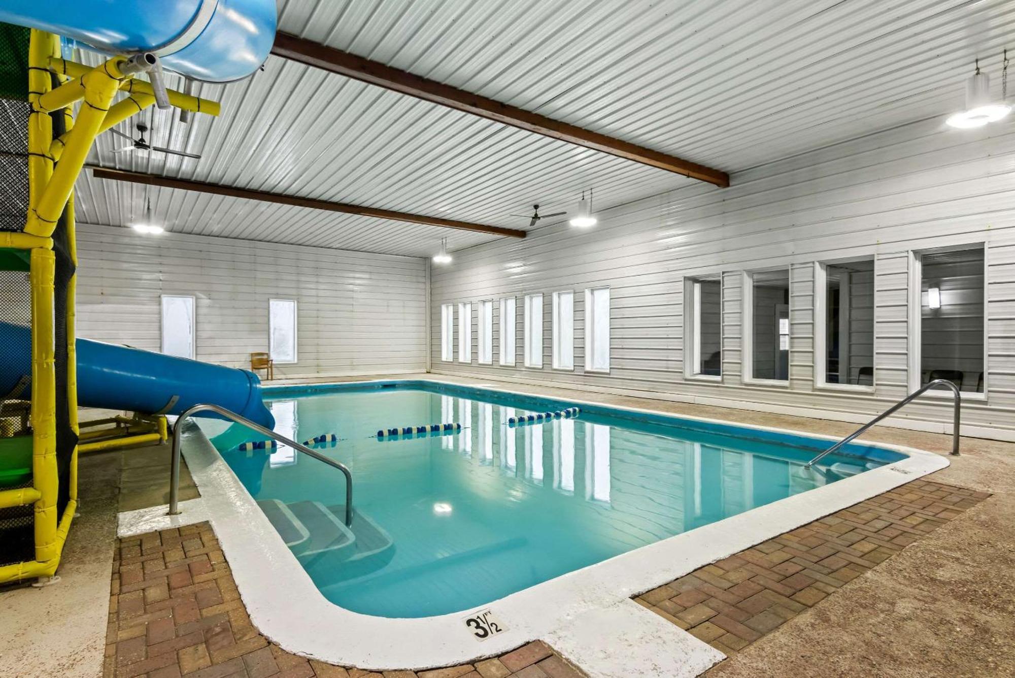 Oscoda Rodeway Inn Formerly Camp Inn Lodge מראה חיצוני תמונה