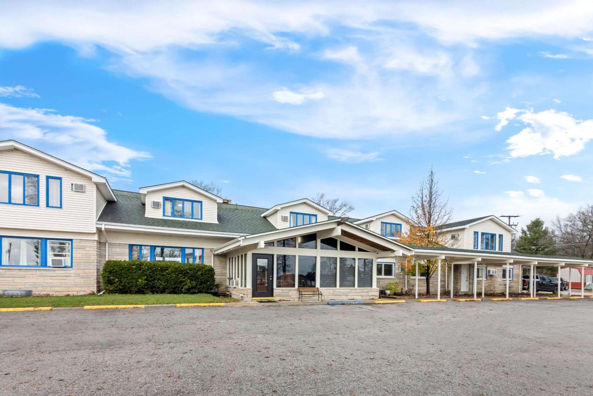 Oscoda Rodeway Inn Formerly Camp Inn Lodge מראה חיצוני תמונה